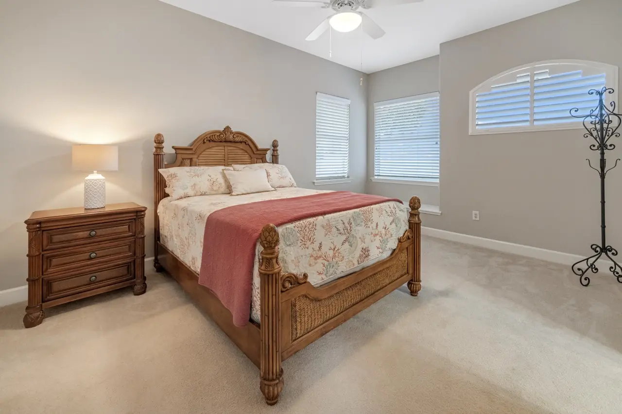 Guest bedroom